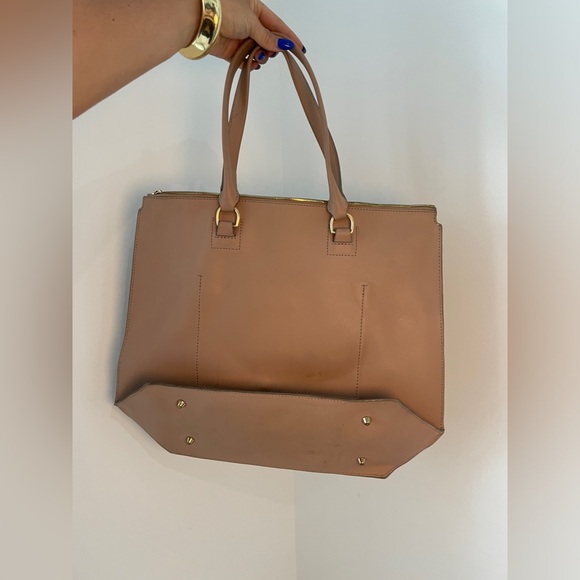 J Crew tan leather shoulder bag perfect for a laptop and travel - Picture 8 of 11